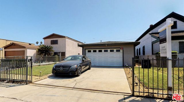 936 W 78th Street, Los Angeles, CA 90044