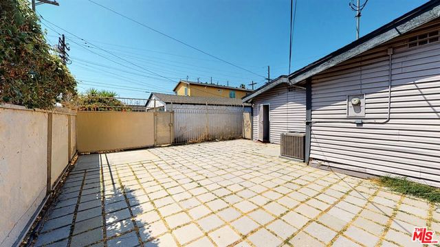 936 W 78th Street, Los Angeles, CA 90044