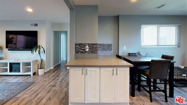 936 W 78th Street, Los Angeles, CA 90044