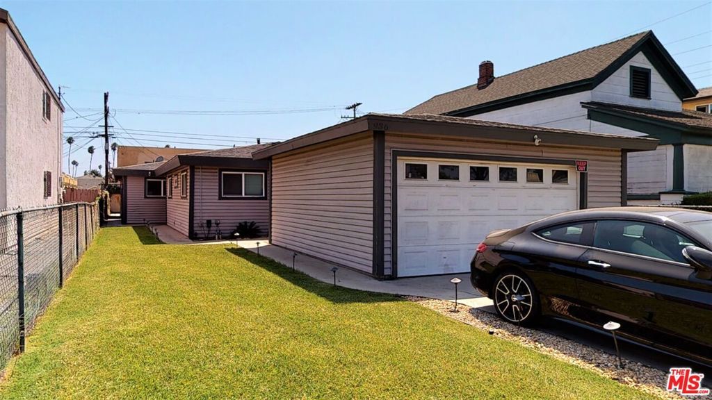 936 W 78th Street, Los Angeles, CA 90044