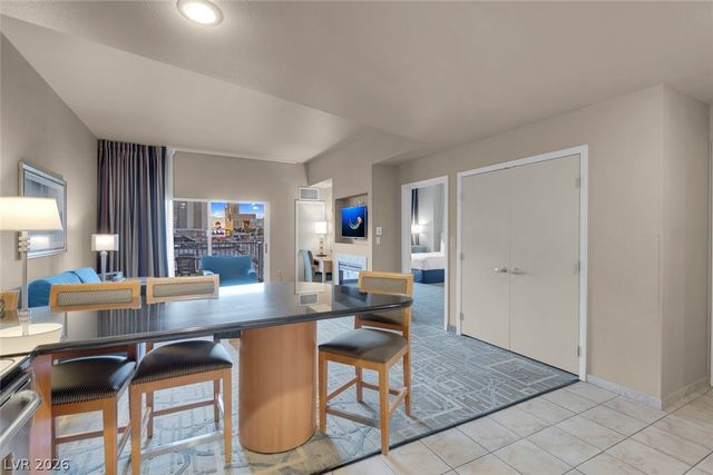 211 East Flamingo Road 304, Las Vegas, NV 89169