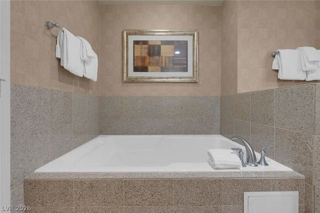 211 East Flamingo Road 304, Las Vegas, NV 89169