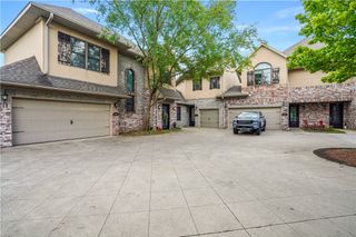 2712 S Everest Avenue, Rogers, AR 72758