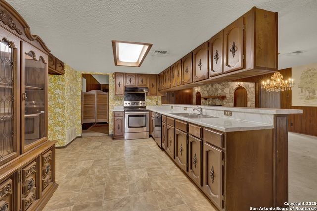 255 Brehm Ln, Cibolo, TX 78108