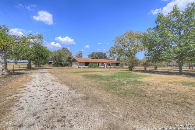 255 Brehm Ln, Cibolo, TX 78108