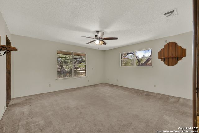 255 Brehm Ln, Cibolo, TX 78108