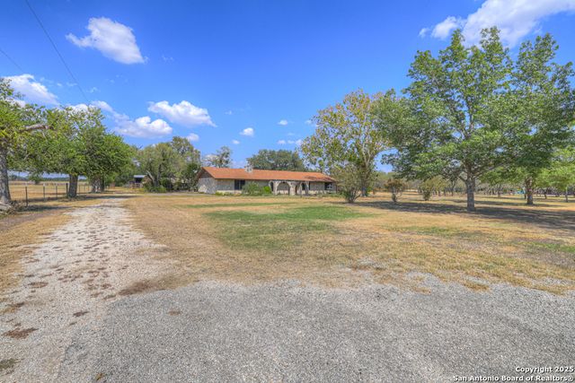 255 Brehm Ln, Cibolo, TX 78108