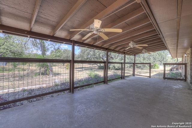255 Brehm Ln, Cibolo, TX 78108