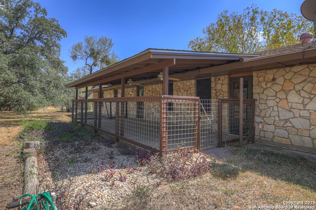 255 Brehm Ln, Cibolo, TX 78108