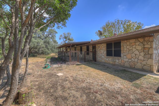 255 Brehm Ln, Cibolo, TX 78108