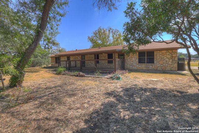 255 Brehm Ln, Cibolo, TX 78108