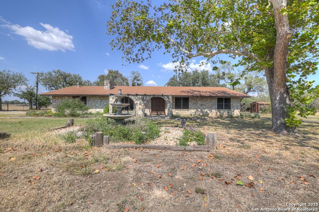 255 Brehm Ln, Cibolo, TX 78108