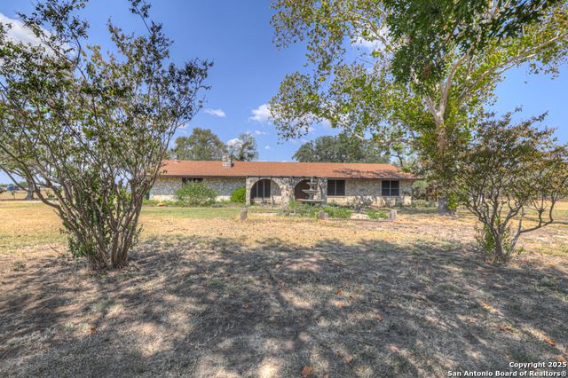 255 Brehm Ln, Cibolo, TX 78108