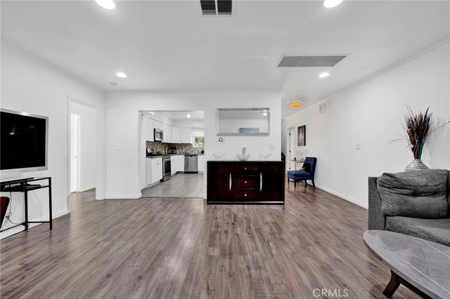 16938 Hartland Street, Van Nuys, CA 91406