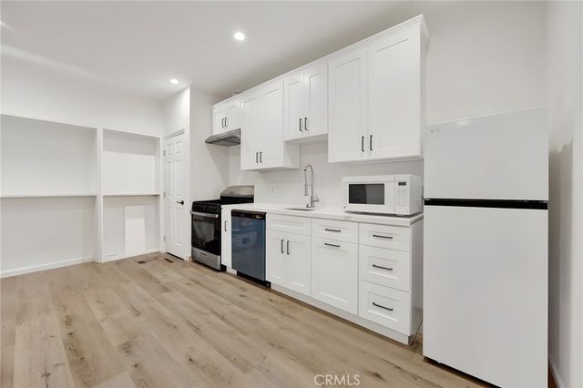 16938 Hartland Street, Van Nuys, CA 91406