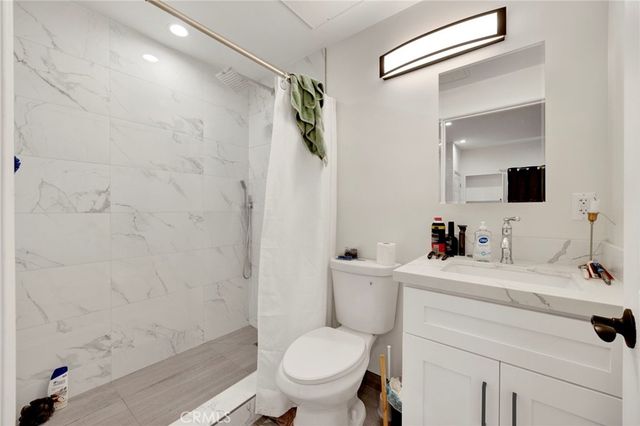 16938 Hartland Street, Van Nuys, CA 91406