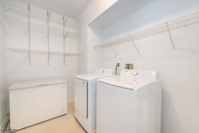 177 Brittany Ct, Clifton City, NJ 07013