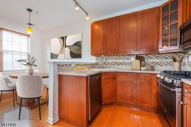 177 Brittany Ct, Clifton City, NJ 07013