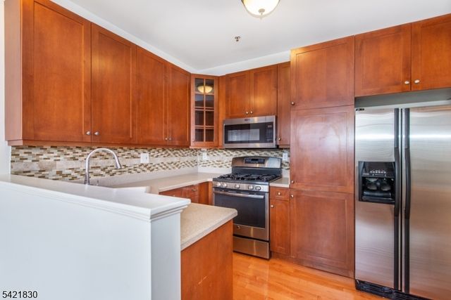 177 Brittany Ct, Clifton City, NJ 07013