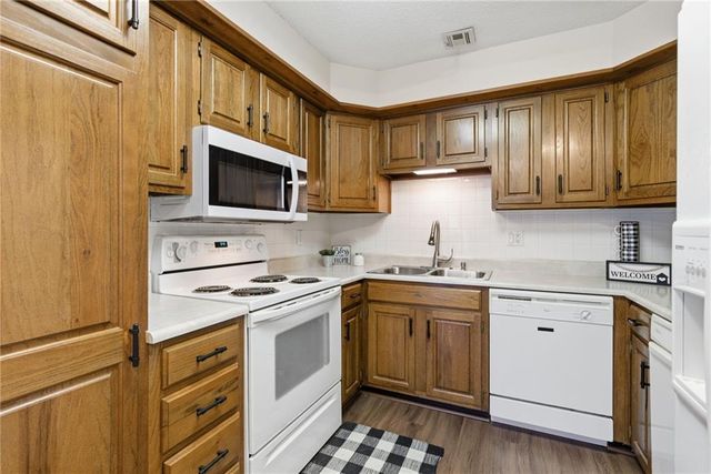 1412 W Stone Boulevard, Raymore, MO 64083