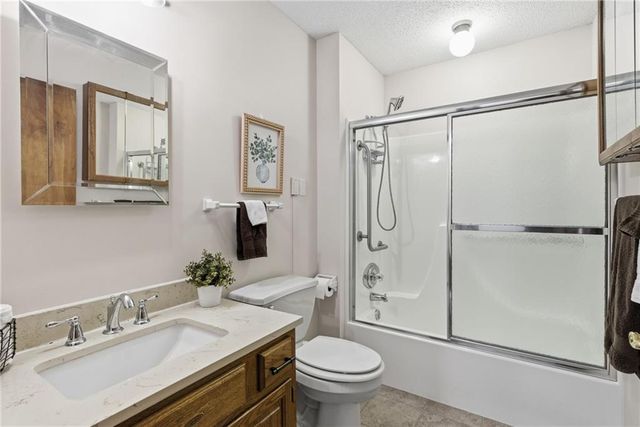 1412 W Stone Boulevard, Raymore, MO 64083