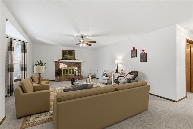 1412 W Stone Boulevard, Raymore, MO 64083