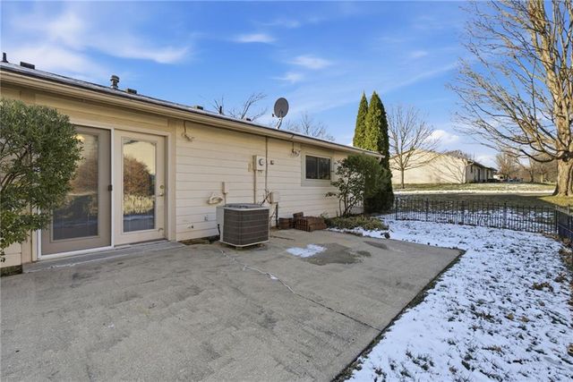 1412 W Stone Boulevard, Raymore, MO 64083