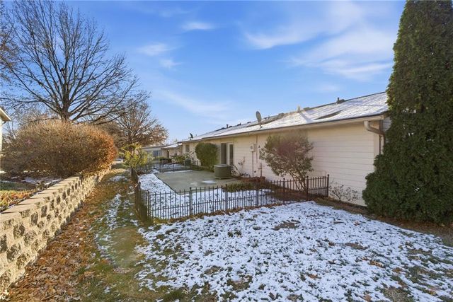 1412 W Stone Boulevard, Raymore, MO 64083