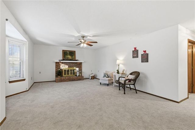 1412 W Stone Boulevard, Raymore, MO 64083