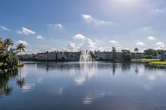 2831 E Sunrise Lakes Dr 105, Sunrise, FL 33322