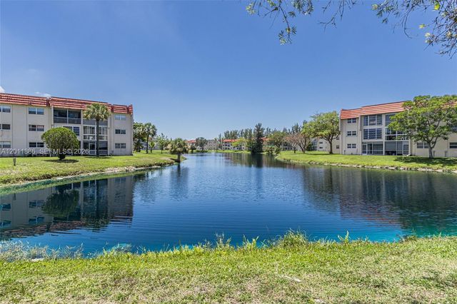 2831 E Sunrise Lakes Dr 105, Sunrise, FL 33322