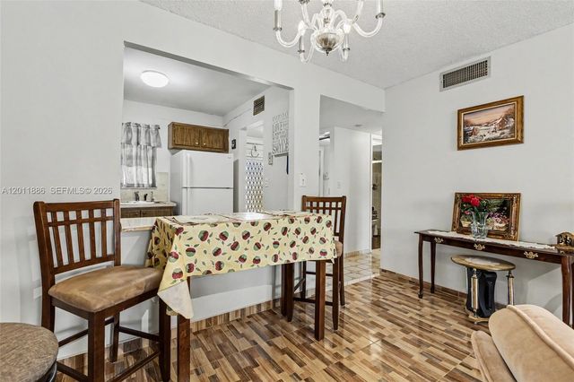 2831 E Sunrise Lakes Dr 105, Sunrise, FL 33322