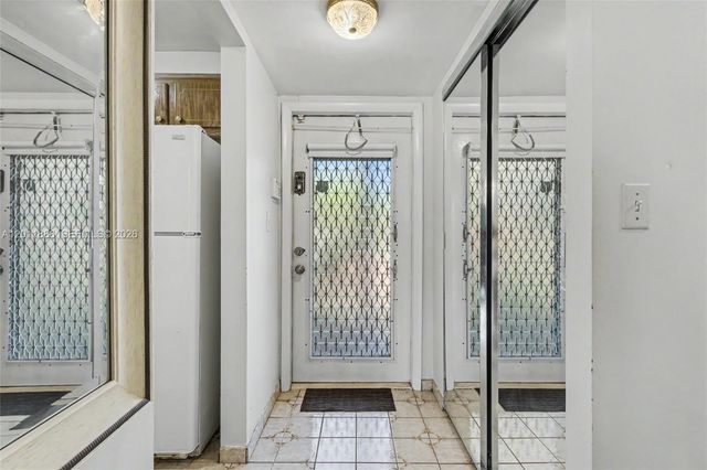 2831 E Sunrise Lakes Dr 105, Sunrise, FL 33322