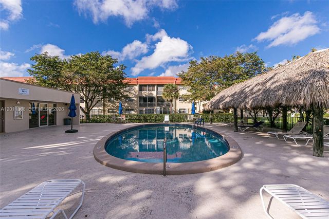 2831 E Sunrise Lakes Dr 105, Sunrise, FL 33322