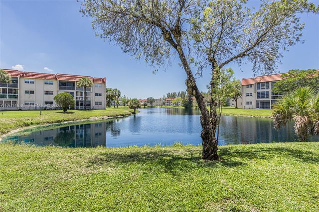 2831 E Sunrise Lakes Dr 105, Sunrise, FL 33322