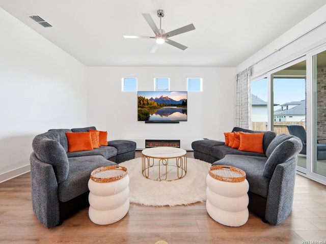 532 Caliban, Cibolo, TX 78108