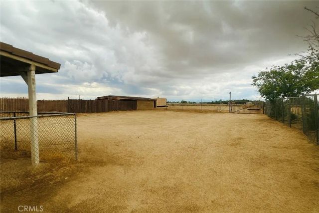 5830 Holiday Avenue, Rosamond, CA 93560
