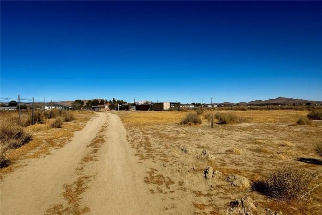 5830 Holiday Avenue, Rosamond, CA 93560