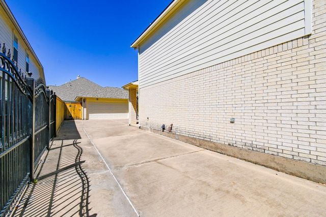 16602 Blue Vista Drive, Houston, TX 77095