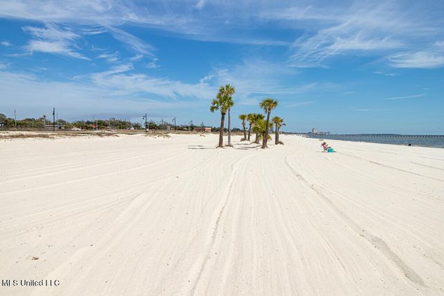 1899 Beach Boulevard, 410, Biloxi, MS 39531