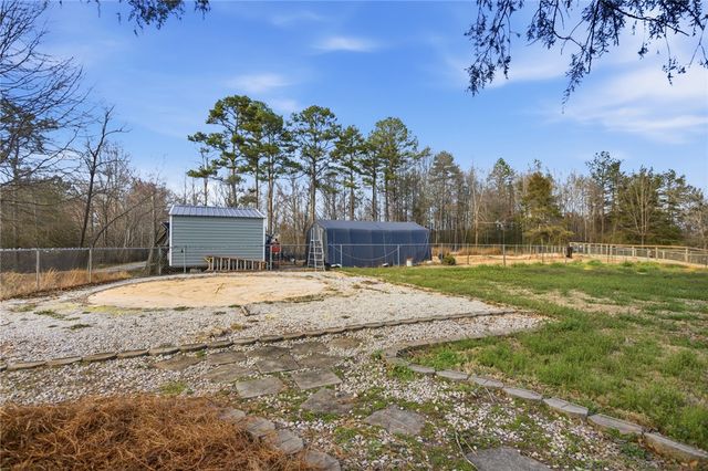 107 Lakewood Drive, West Union, SC 29696