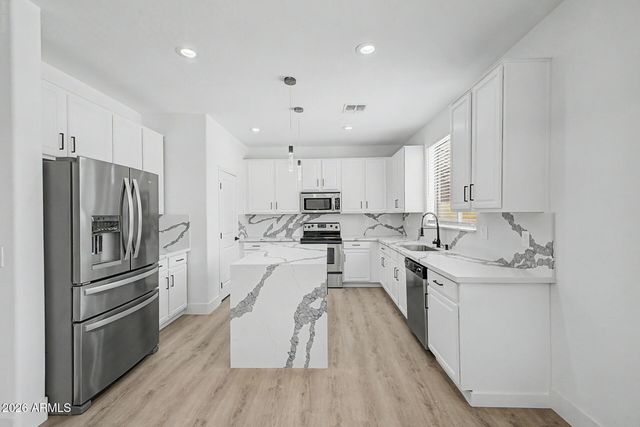 10925 W DAVIS Lane, Avondale, AZ 85323