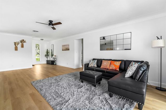 1250 SE 10th Street, Deerfield Beach, FL 33441