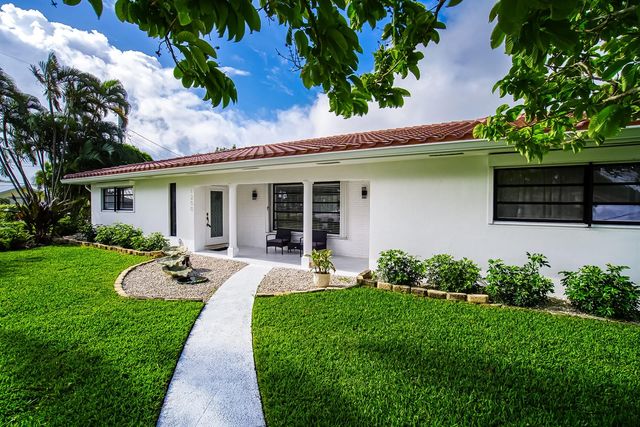 1250 SE 10th Street, Deerfield Beach, FL 33441