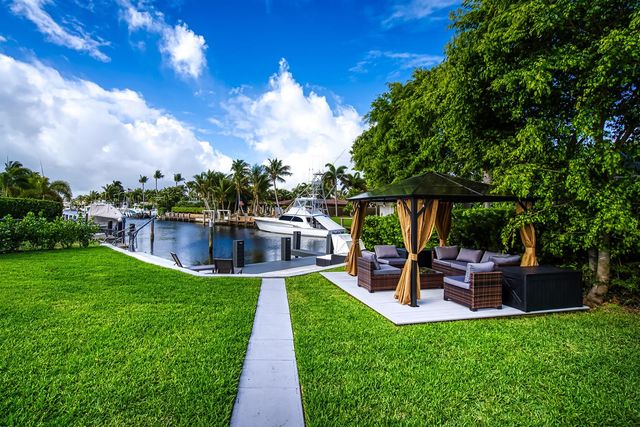 1250 SE 10th Street, Deerfield Beach, FL 33441