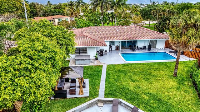1250 SE 10th Street, Deerfield Beach, FL 33441