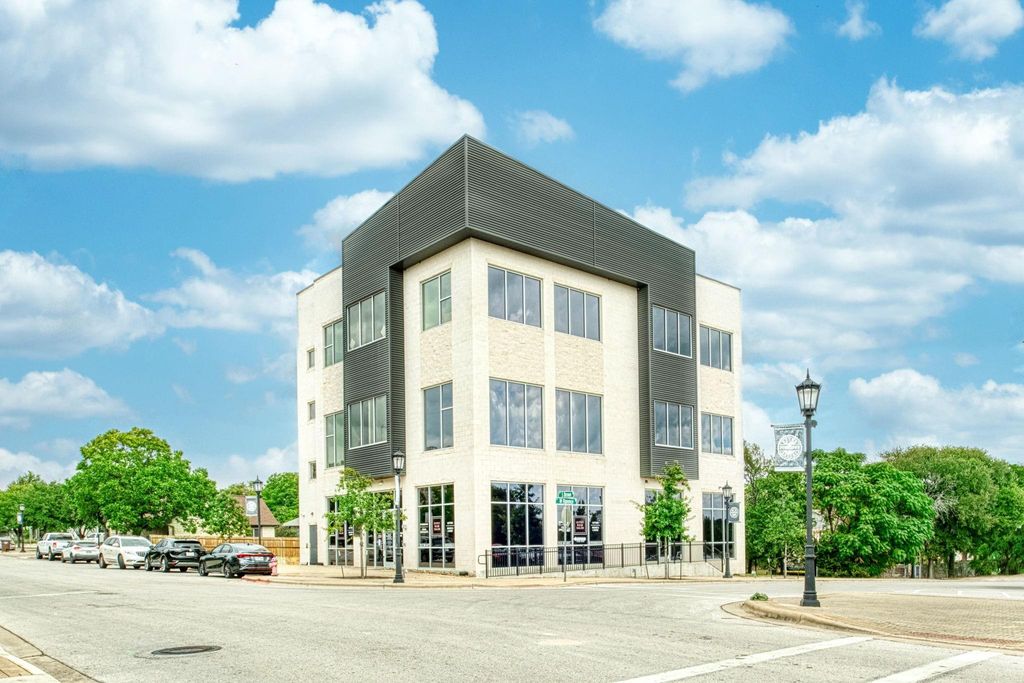 211 S Brown ST 200 & 300, Round Rock, TX 78664