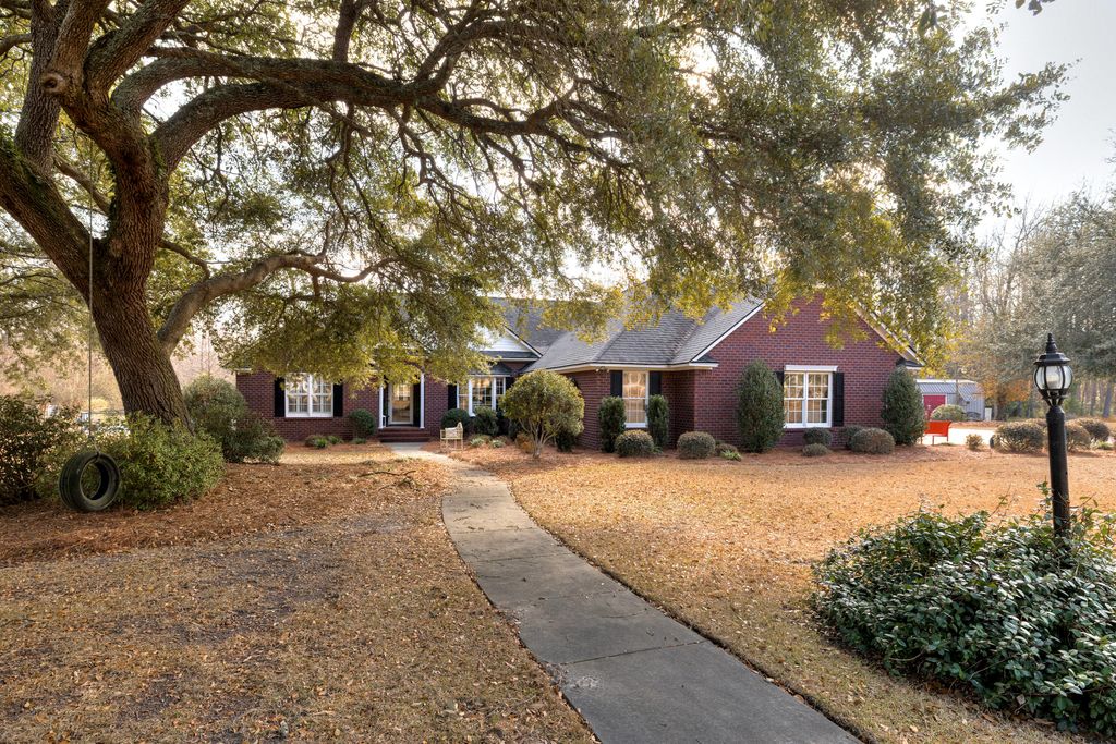 1146 Oak Grove Church Road, Manning, SC 29102