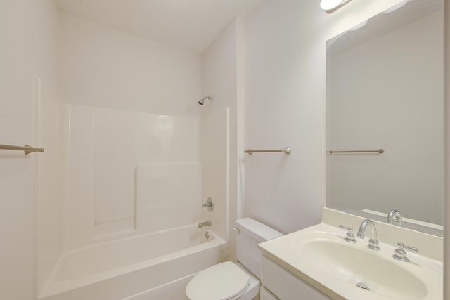 1025 Riverland Woods Place 115, Charleston, SC 29412