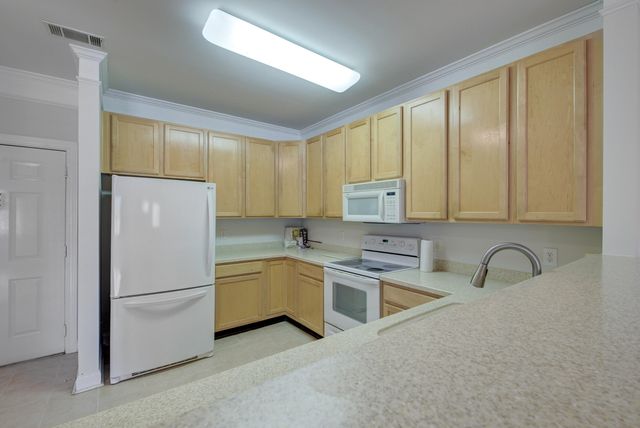 1025 Riverland Woods Place 115, Charleston, SC 29412